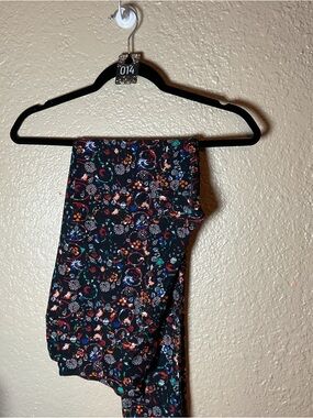 Lularoe Leggings Women’s Size TC Tall & Curvy Fits Sizes 12-18 Dark Floral
